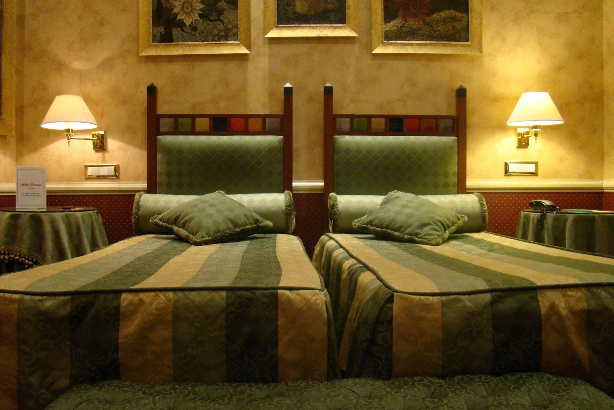 Hotel Britannia Rimini Marina Centro Kültér fotó